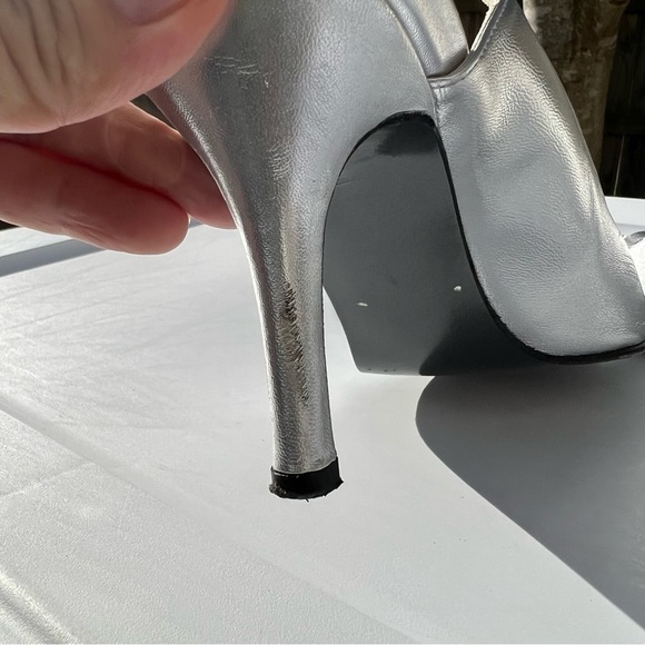 STUART Weitzman peep toe sling back silver high heels Sz 9.5 M - Picture 7 of 13